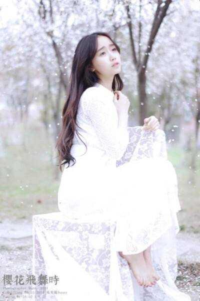 女主角叫夏衍的